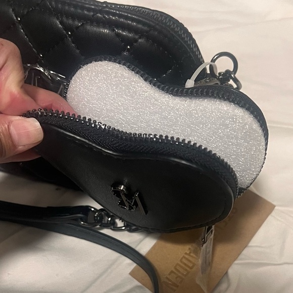NWT Steve Madden Black Quilted Crossbody Bag w/ Heart Charm Wallet - Picture 6 of 6